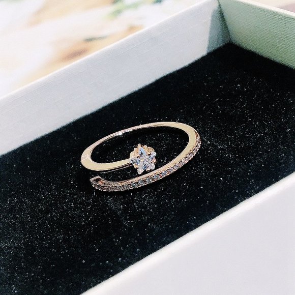 NEW 18K Rose Gold Diamond Star Adjustable Ring - Picture 6 of 13